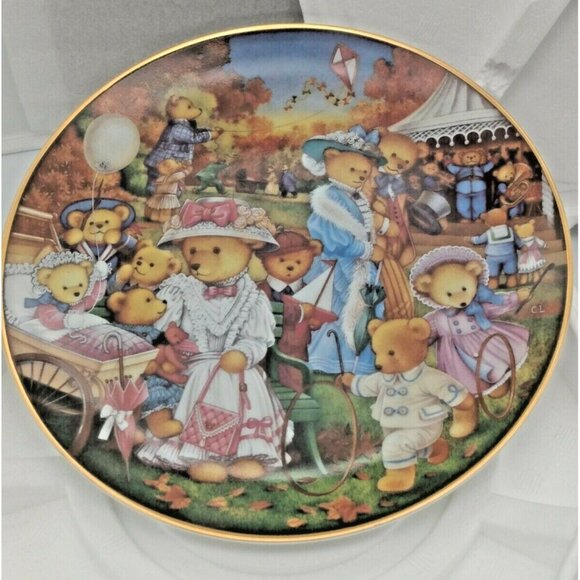 Collector's Plate - TEDDY BEAR OUTING by CAROL LAWSON - Franklin Mint - Picture 1 of 7
